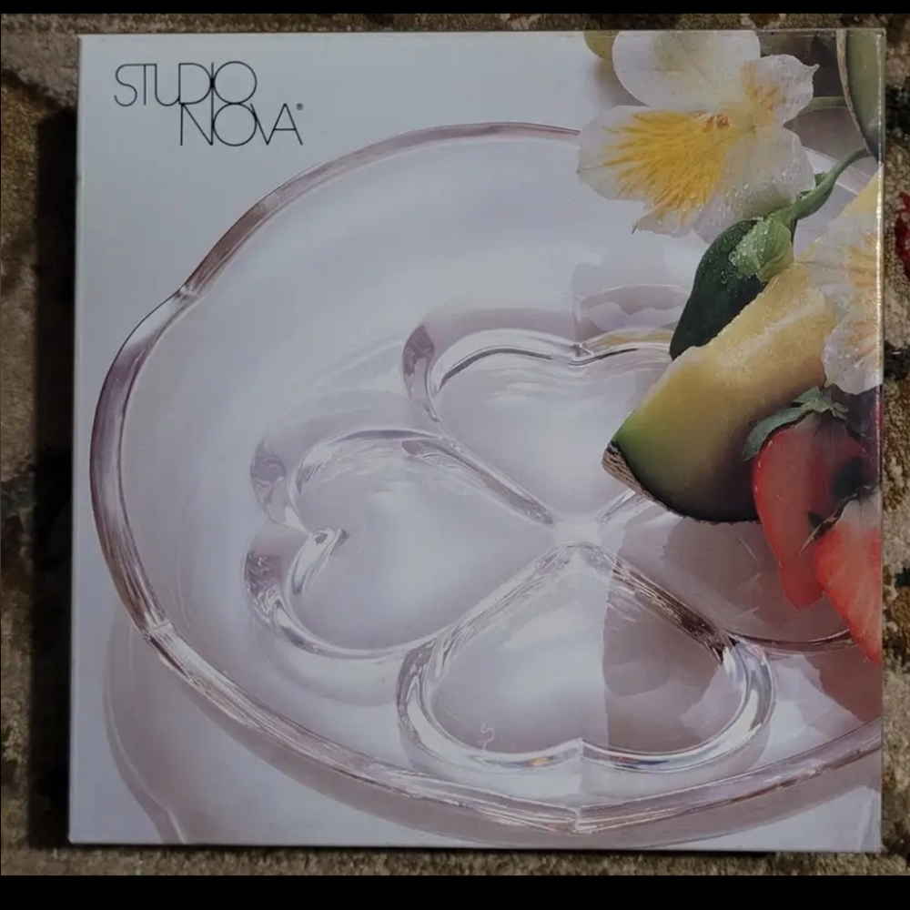 2 for $25 - Studio Nova 8.5 inches Sweethearts Glass Serving Plate